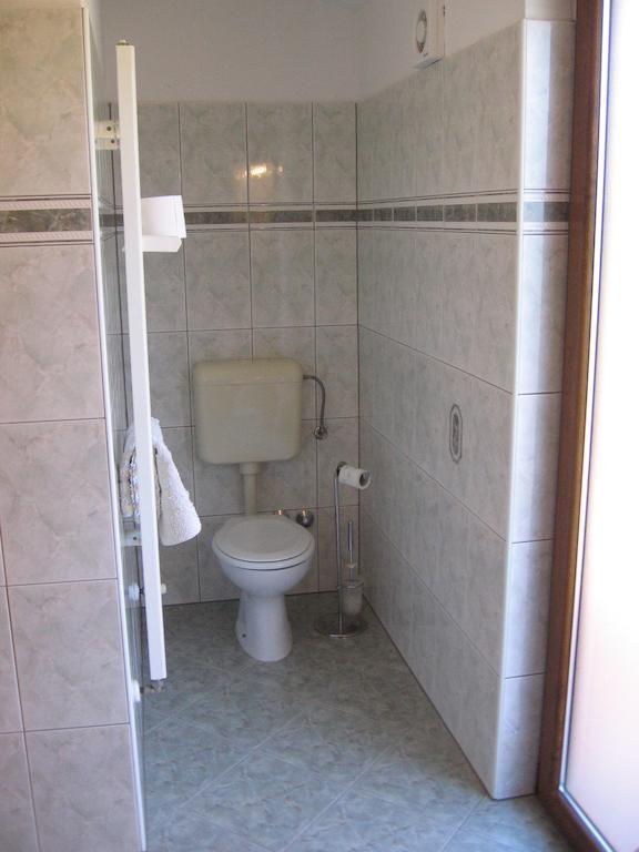 Guest House Caterina Porec Bagian luar foto